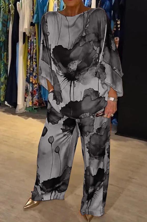 Kimberly™ - Royal Charm Suit